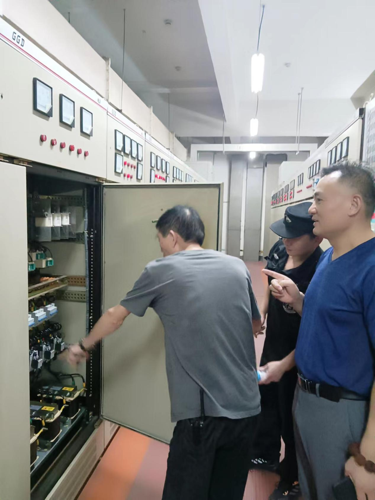 �����̳���������ҹ�ˡ���Ǯ���̳ǿ�չ����ҹ���ж�