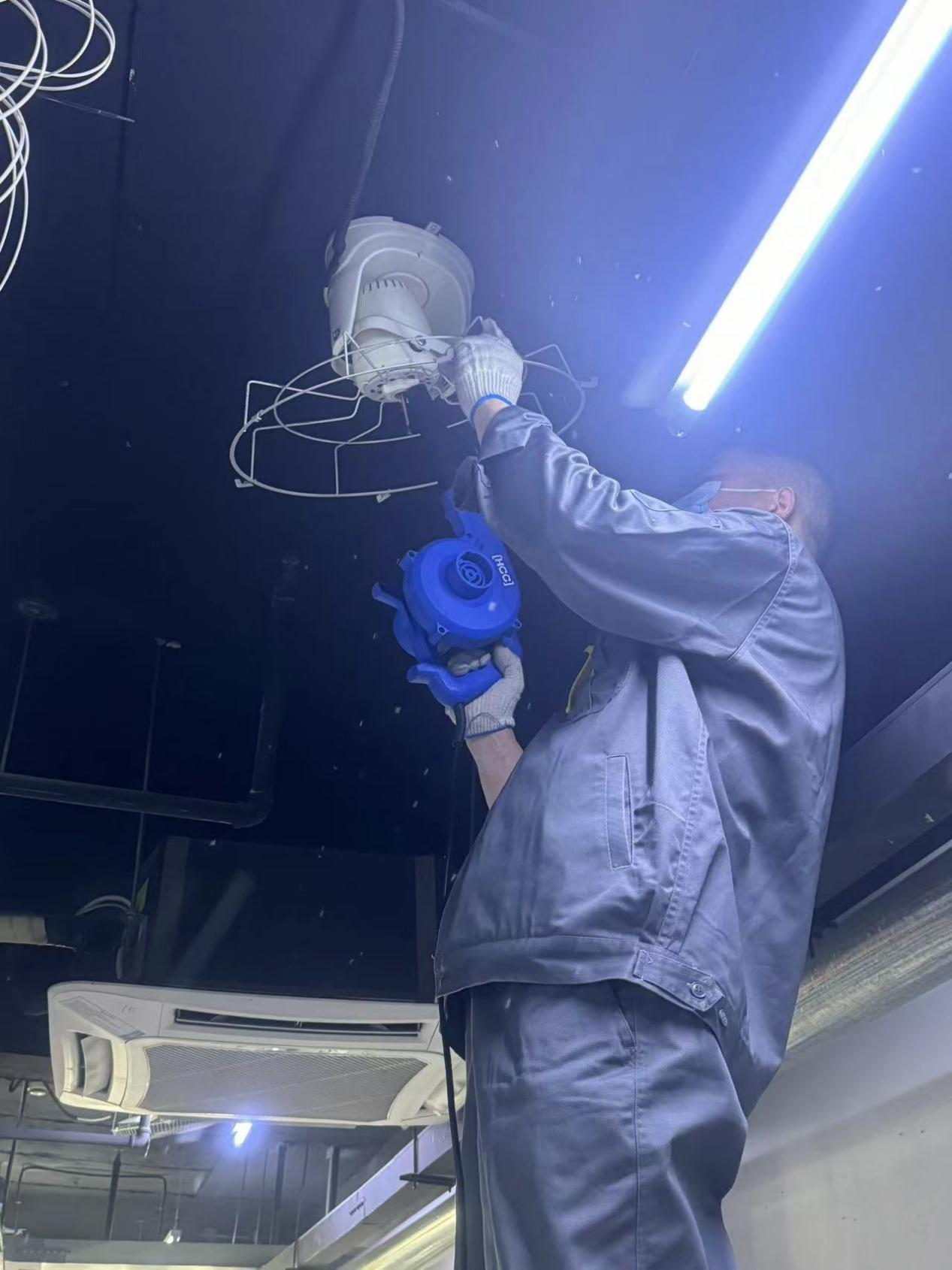 Ǯ���̳�ů�ľٶ�����������һ���ġ�