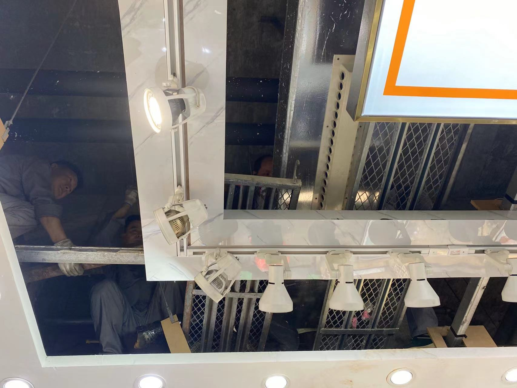 Ǯ���̳ǶԿյ�ˮ�ܽ���ά��