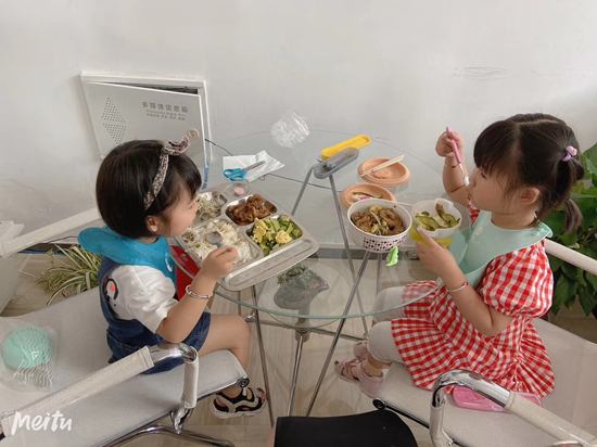 ���������Ĵ����ſ�չ���ذ�ְ����Ů�������ر��˶�