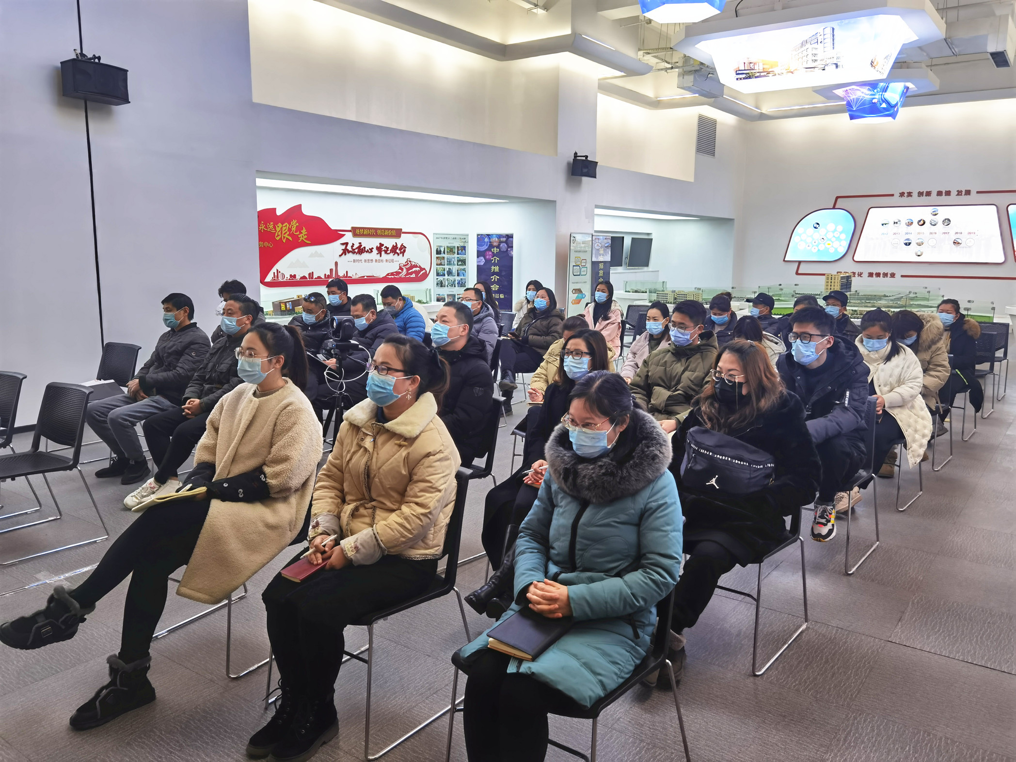 ��Ŀ�� ���𺽡������������Ĵ������ٿ�2021���һ��Ա�����