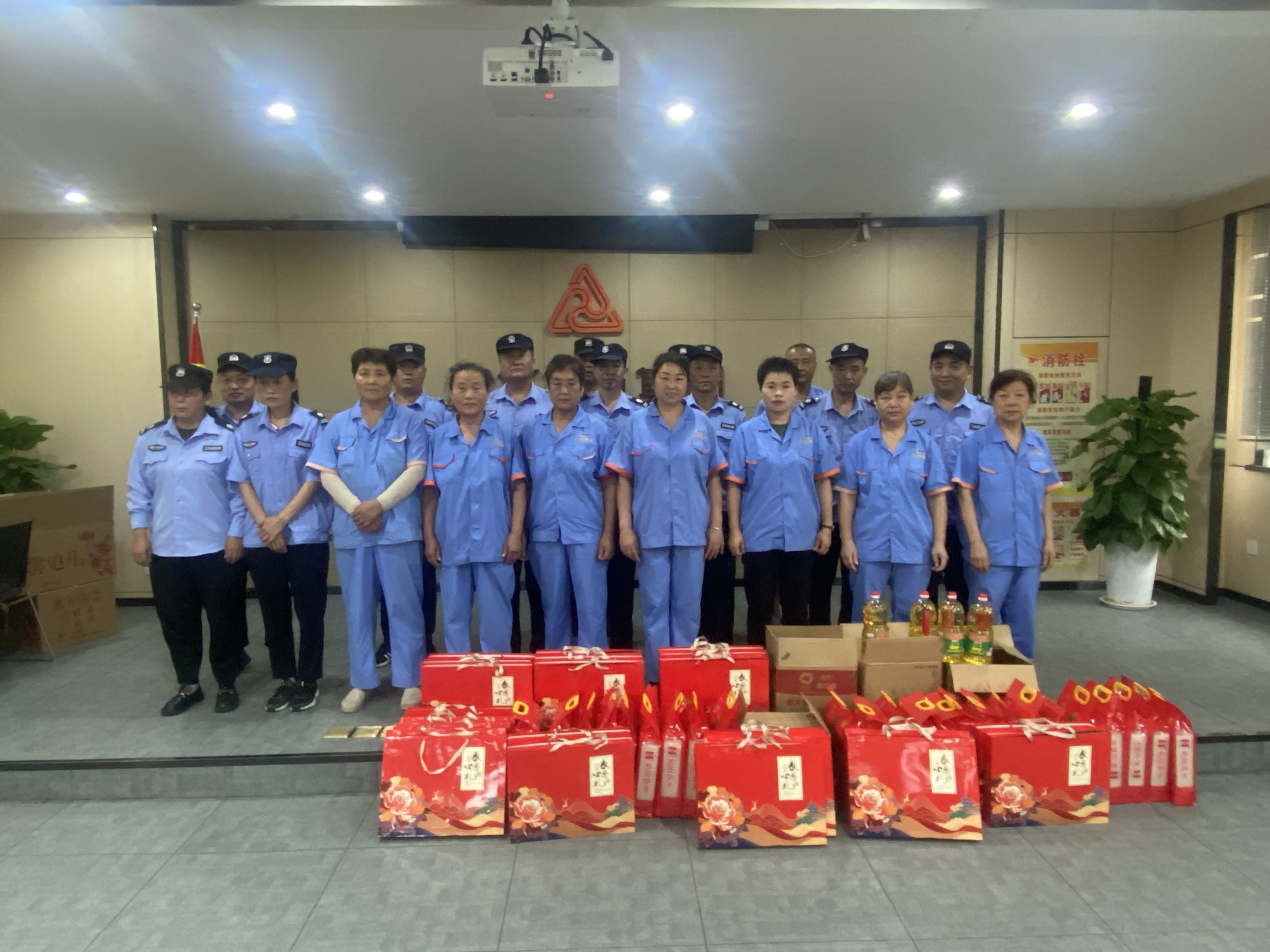 ��Ũ���������ο��ů���ġ��������������Ĵ����Ź��Ὺչһ��ְ��ο���˶�