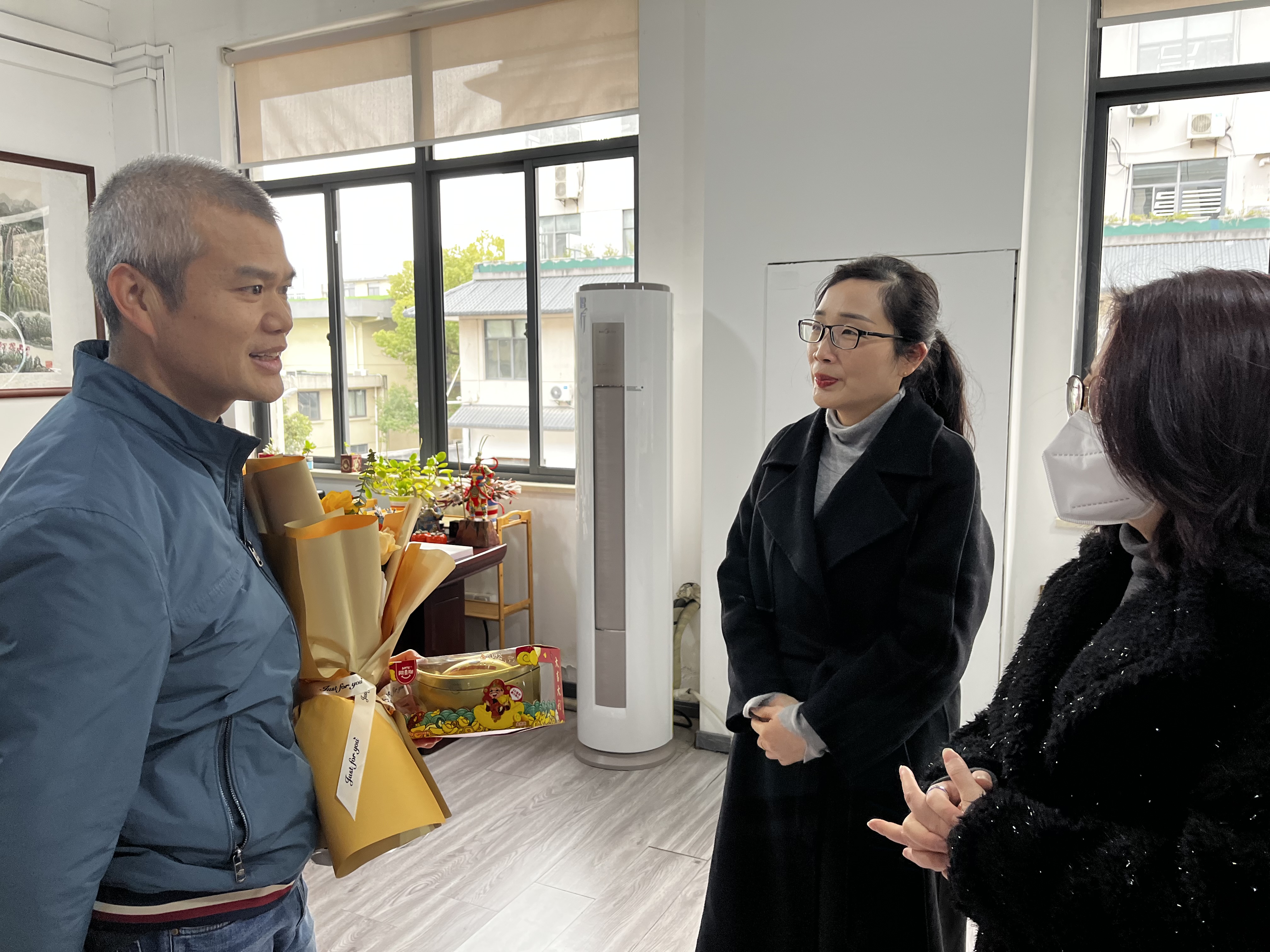 �������ҵ����ϥ�������������������Ĵ����ſ�չ�´���ҵ�߷��˶�