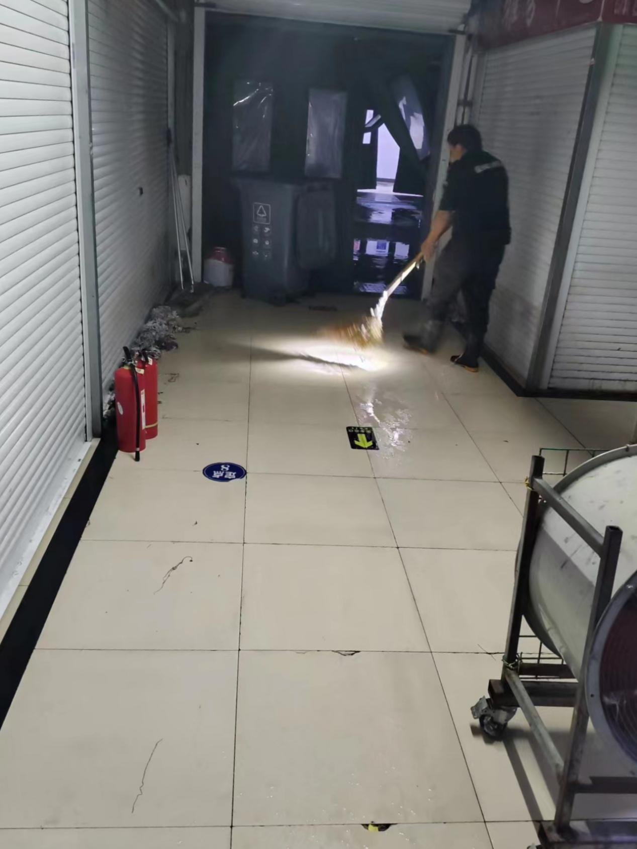 ӭս������Ǯ���̳Ǵ����ˮ��Ѵ����ս