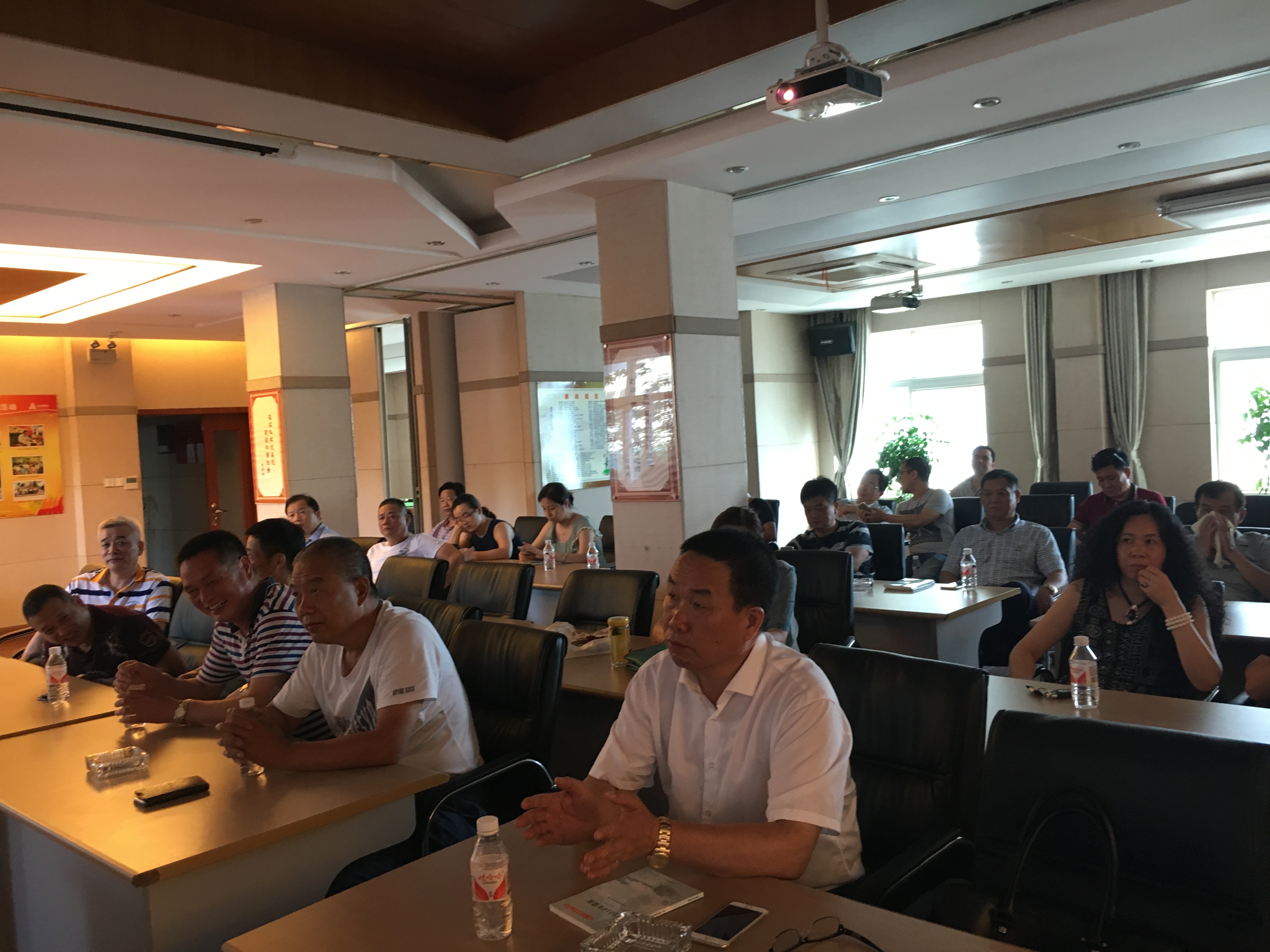 无偿献血 (1).jpg 无偿献血 (1).jpg