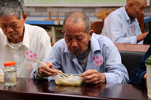 ���������Ĵ�԰��֧����ί�߷�ο���߹ŵ��������� (6).jpg