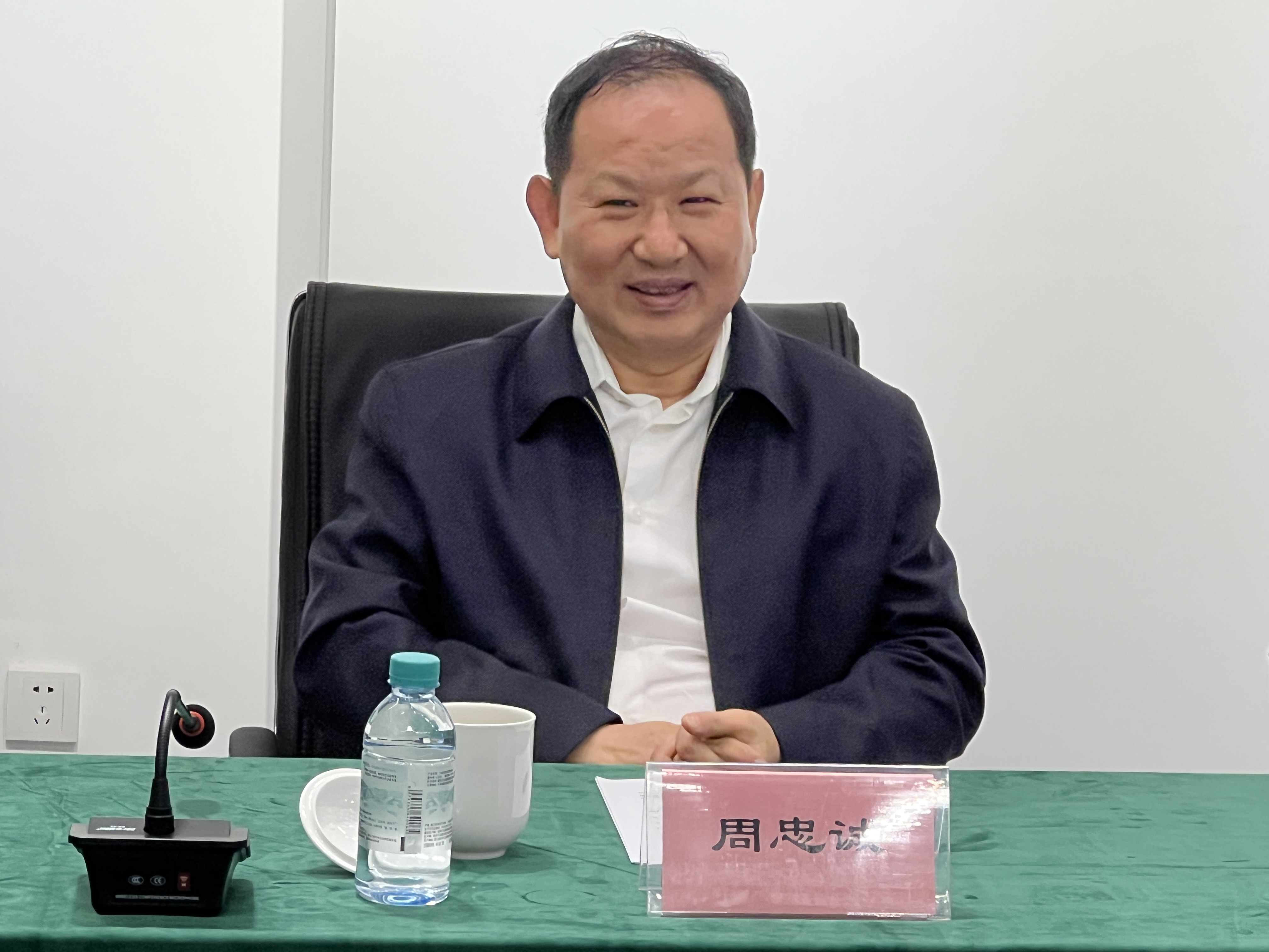 周忠诚.jpg 周忠诚.jpg